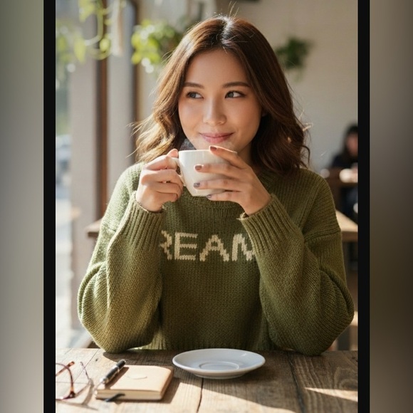 debut Sweaters - debut “Dreamer” Cropped Sweater, size medium.